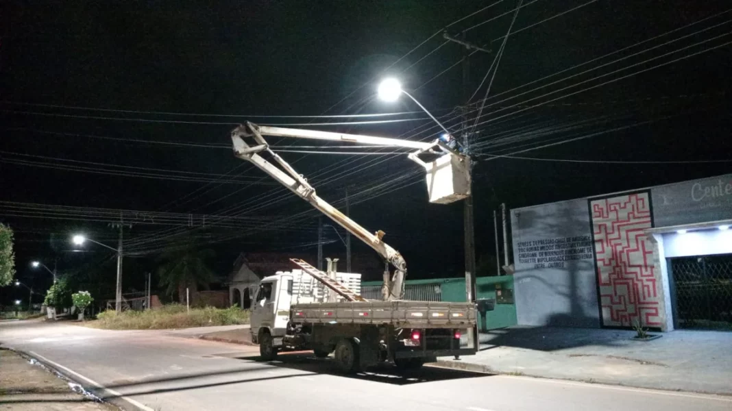 Prefeito Affonso atende às demandas da população e reforça manutenção da iluminação pública