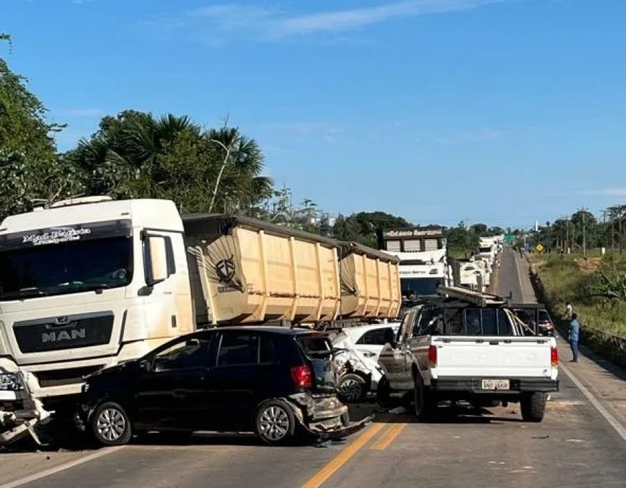 Quatro pessoas são socorridas após grave acidente próximo a entrada da Rondônia Rural Show em Ji-Paraná