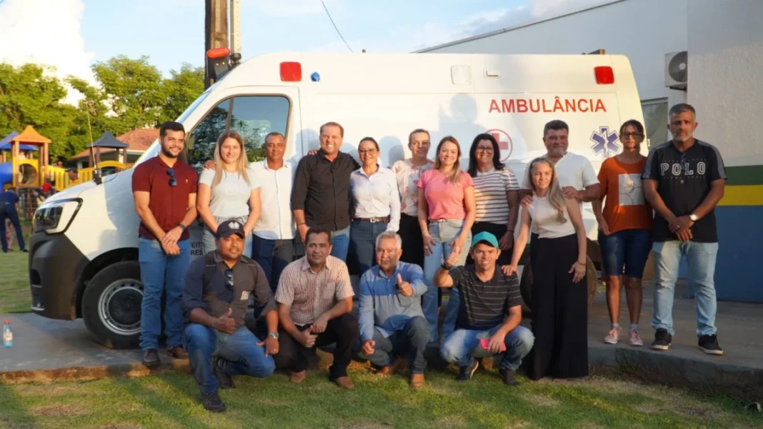 Cirone Deiró atende municípios com a aquisição de novos veículos