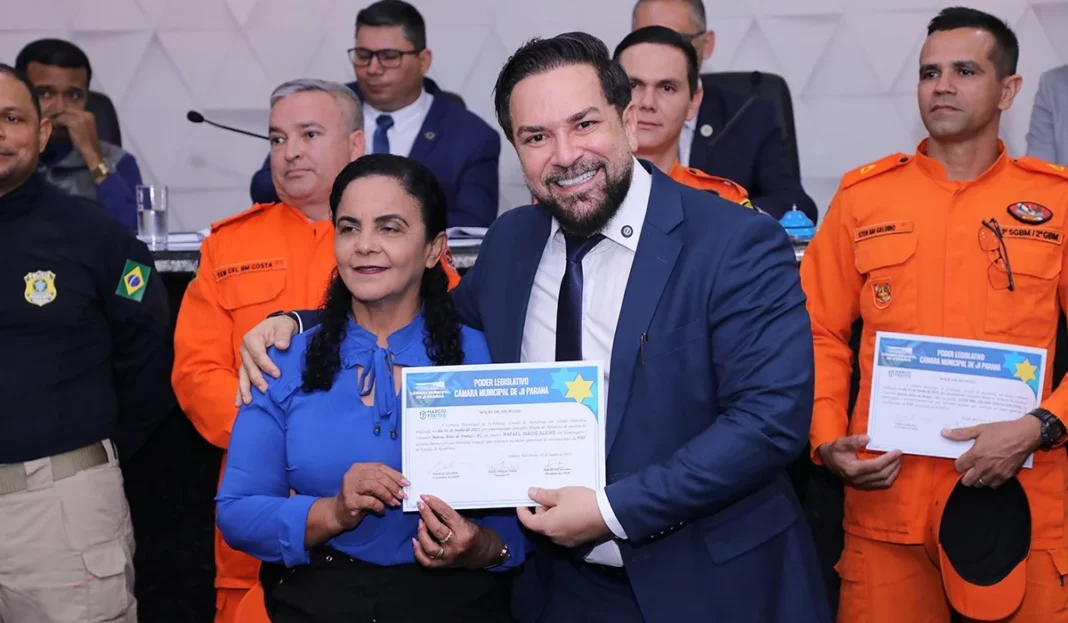 Servidores da PRF e do Corpo de Bombeiros são homenageados na 15ª Sessão Ordinária