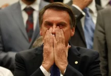 Urgente: PF faz busca na casa de Bolsonaro