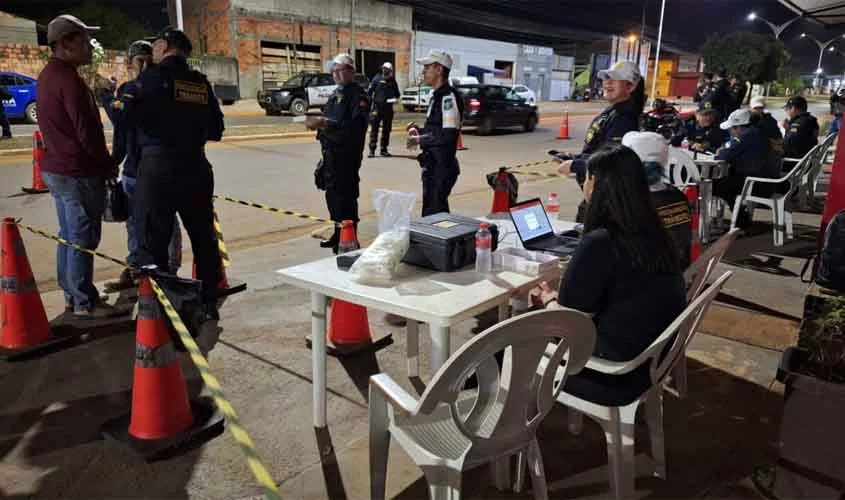 Detran-RO usa talonário eletrônico no Cone Sul