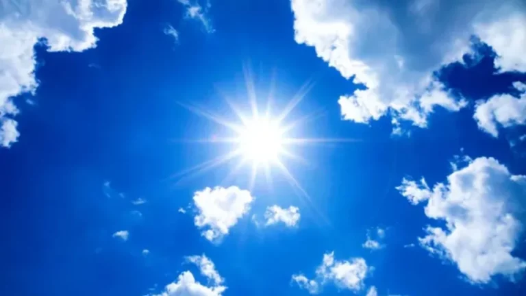 Sexta-feira de calor e poucas nuvens em RO