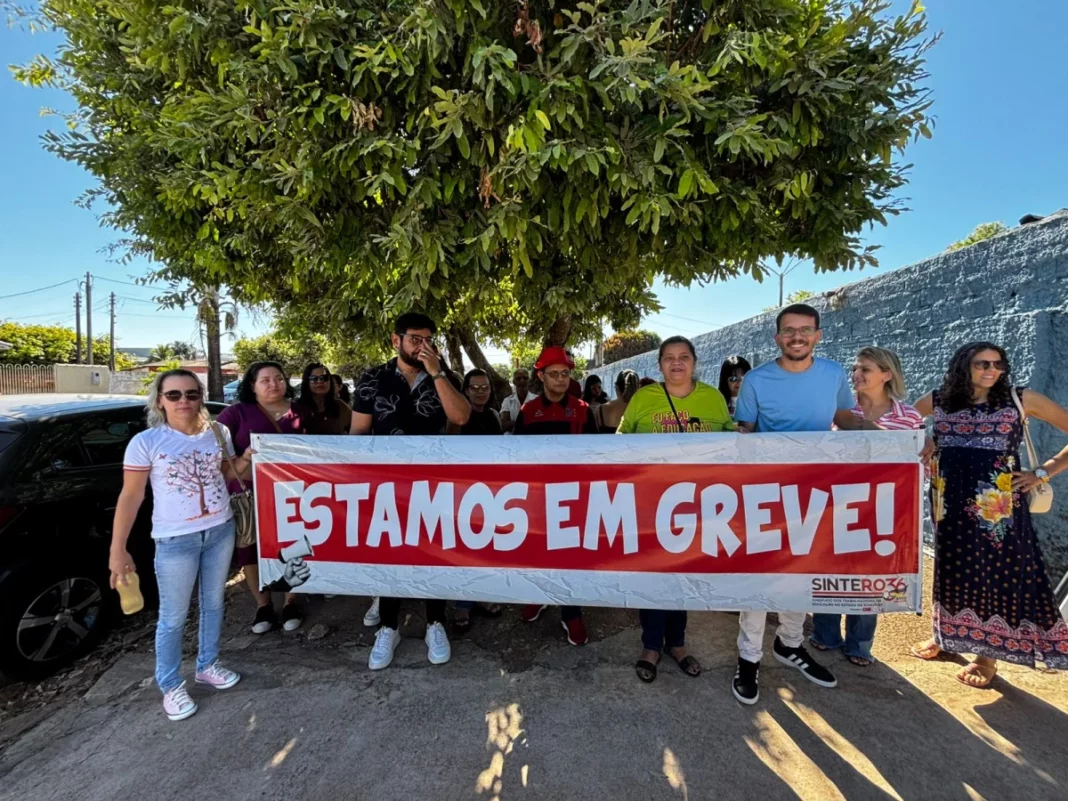 Greve da Educação mobiliza trabalhadores em Pimenta Bueno e Espigão D’Oeste