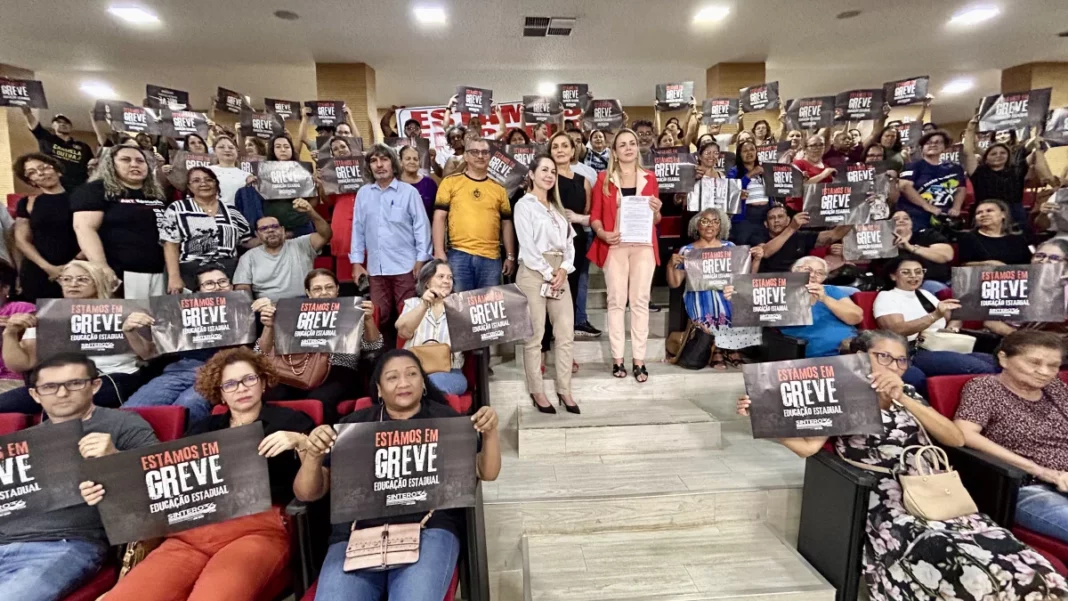 Cláudia de Jesus declara apoio à greve da educação e cobra soluções do governo