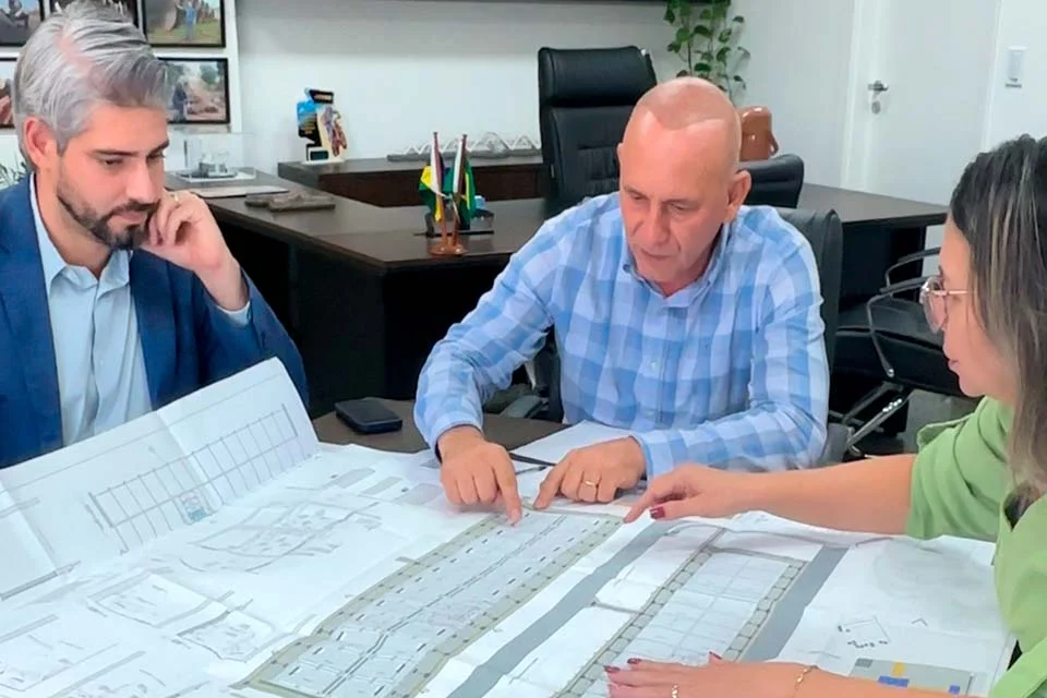 Pimenta Bueno: Ezequiel Neiva garante recursos para a construção de Rodoshopping