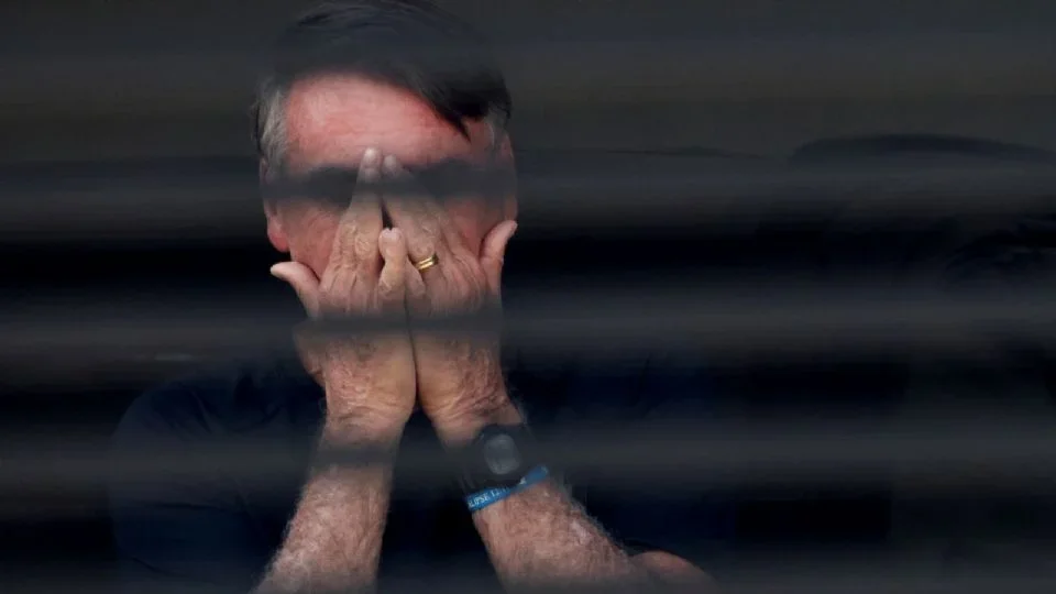 Bolsonaro e comparsas serão julgados hoje com transmissão ao vivo