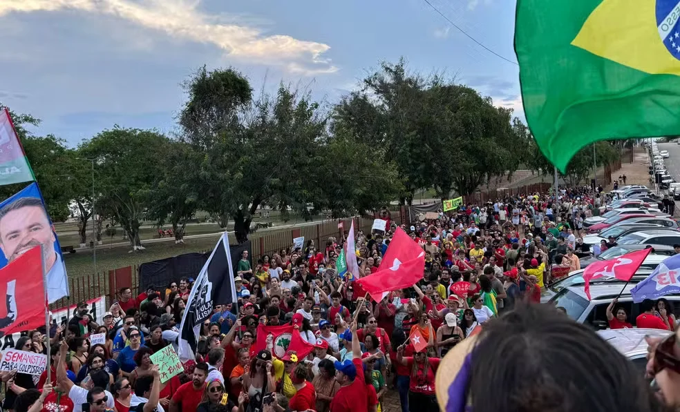 Vergonha brasileira, “PEC da Bandidagem” é alvo de protesto em Rondônia