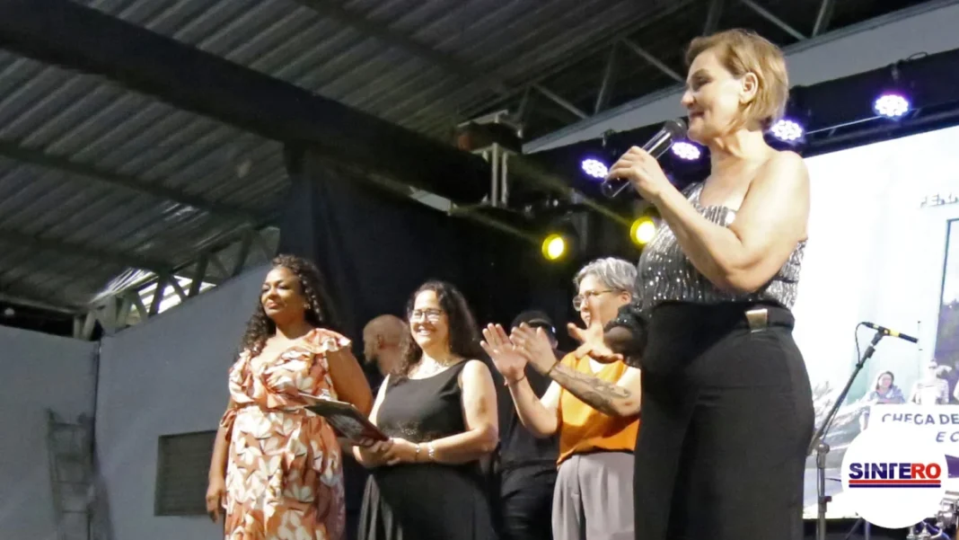 Com música ao vivo, jantar e brindes, Sintero realiza confraternização no Cone Sul