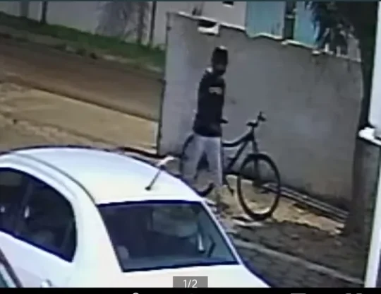 Ladrão furta motocicleta de estudante no pátio do CEEJA em Vilhena