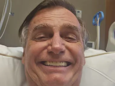 Após pedir pastores, Bolsonaro solicita padre na prisão