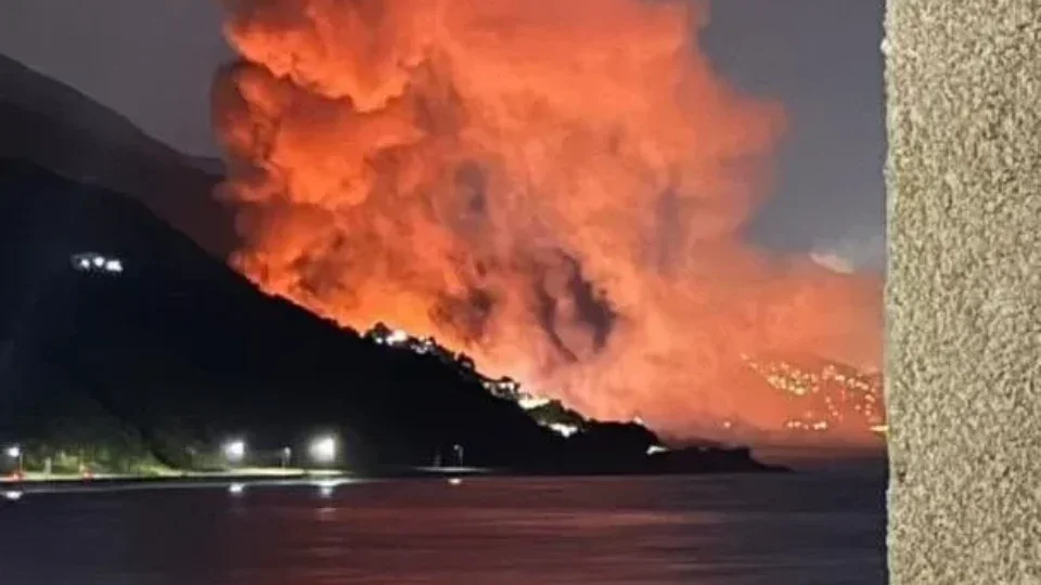 Urgente: EUA atacam a Venezuela e capturam Maduro