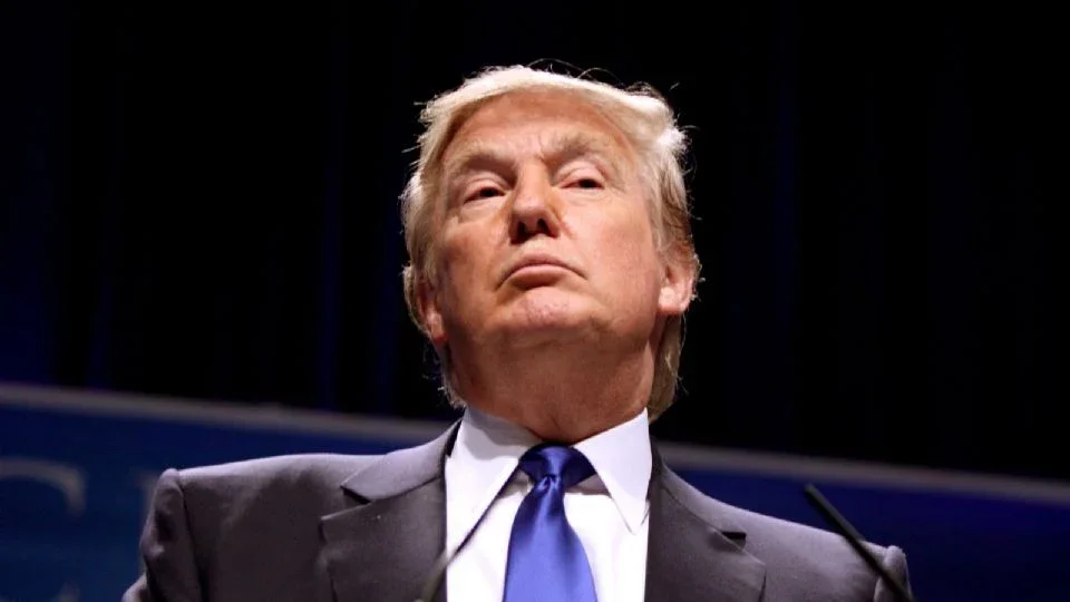 “Trump quer governar o mundo pelo Twitter”, diz Lula