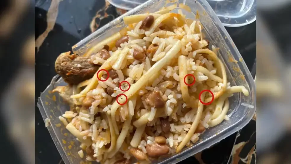 Com raiva, garota de 17 anos coloca veneno na comida dos pais