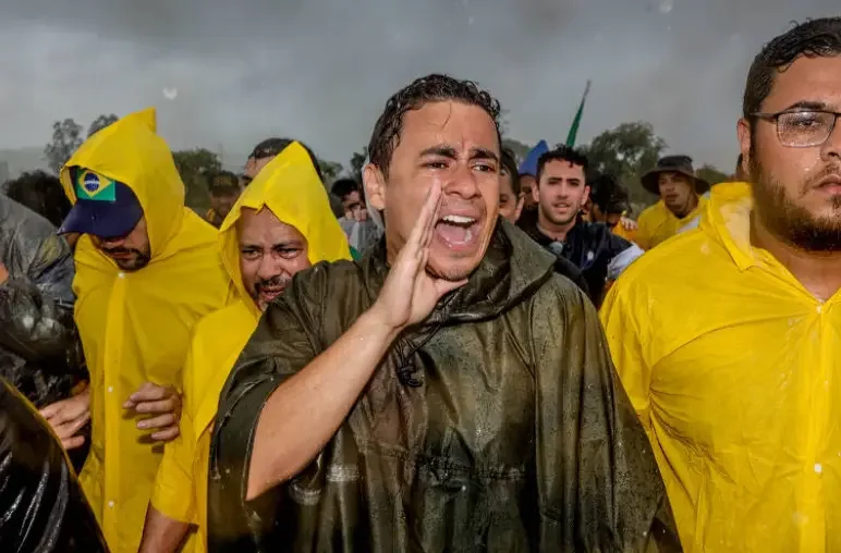 Omisso, Nikolas é diretamente responsável pela tragédia