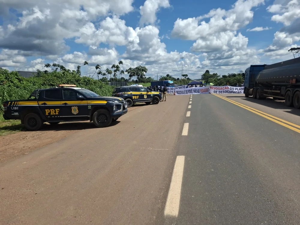 Invasores se negam a deixar reserva e bloqueiam BR-364