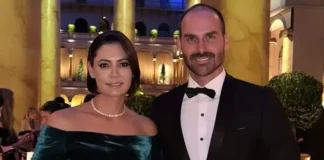 Em vídeo, Michelle frita bananas e alfineta Eduardo