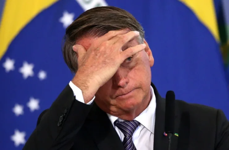 MP Militar pede perda de patente de Bolsonaro e mais quatro
