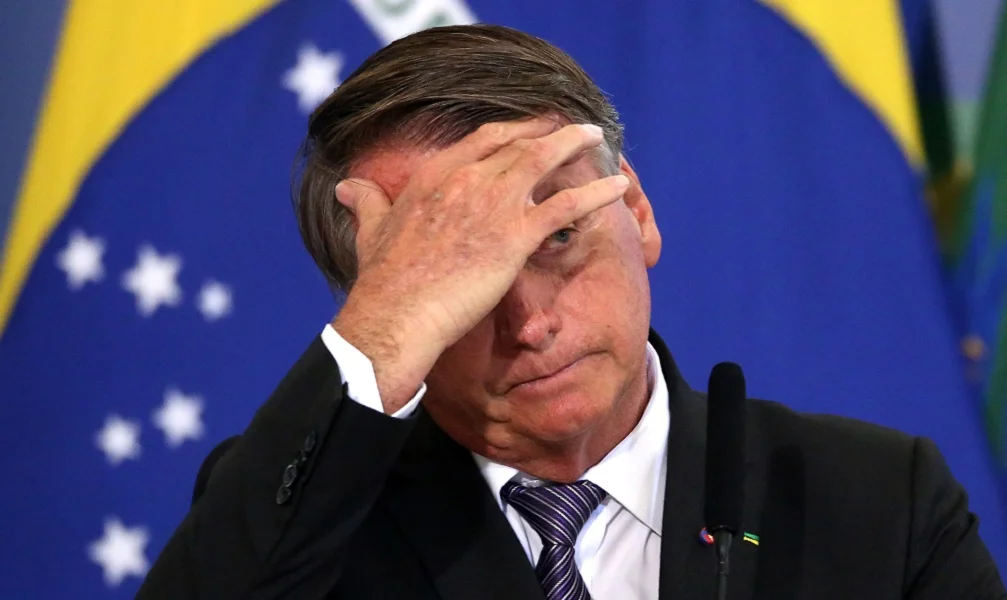 MP Militar pede perda de patente de Bolsonaro e mais quatro
