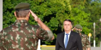 MP Militar pede expulsão de Bolsonaro do Exército