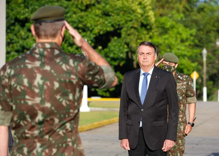 MP Militar pede expulsão de Bolsonaro do Exército