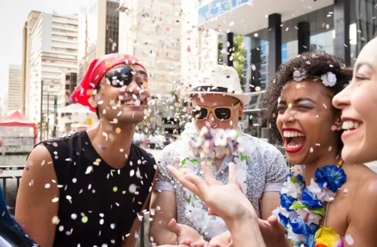 Feriado de Carnaval acontece entre 14 e 18 de fevereiro