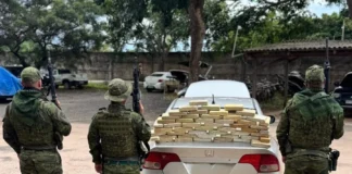 PM intercepta Honda Civic com 51 kg de cocaína em RO