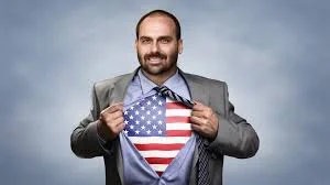 Filho de Bolsonaro sugere ação dos EUA no Brasil