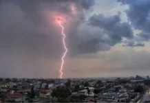 Semana começa com trovoadas e pancadas de chuva em RO
