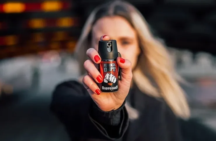 Mulheres poderão usar spray de pimenta para se defender