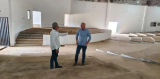 Obras do teatro são retomadas em Cerejeiras