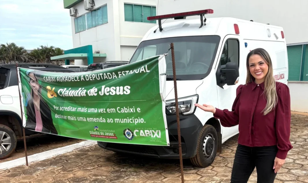 Cláudia de Jesus entrega ambulância em Cabixi