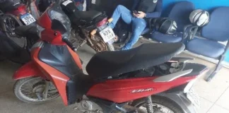 PM prende criminosos e recupera moto roubada em Vilhena