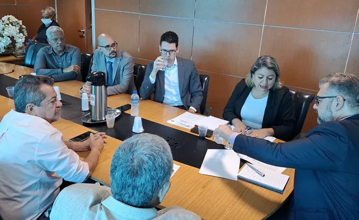 Sinprof cobra e Seduc paga piso retroativo ainda em abril