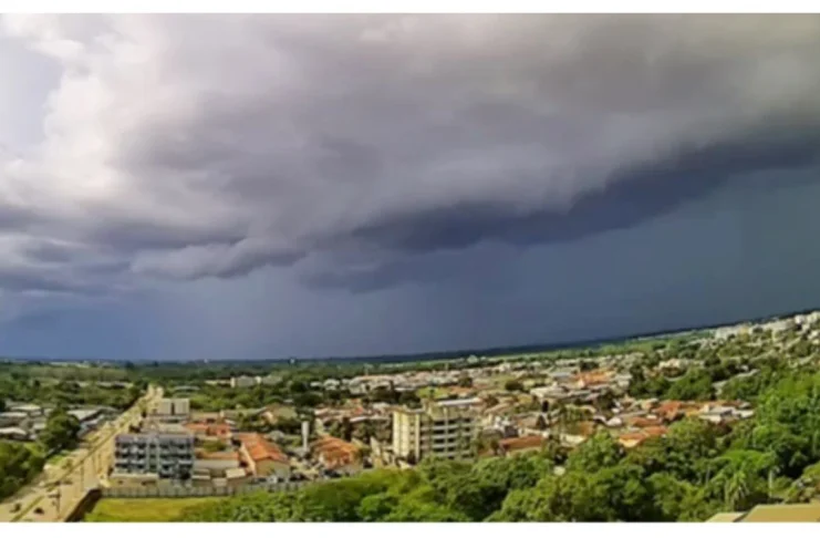 Sexta-feira de chuvas intensas e trovoadas em RO