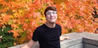 Professor some após encontro marcado por aplicativo