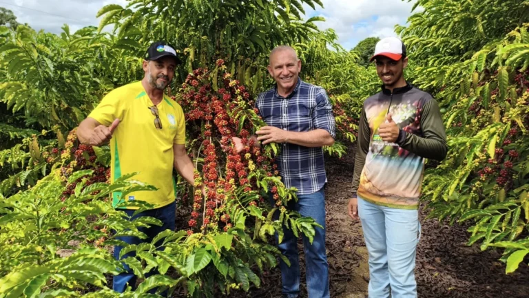 Ezequiel garante máquina de café para famílias em Alta Floresta