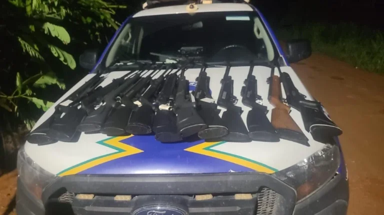 Loja é invadida, mas PM recupera armamento em RO