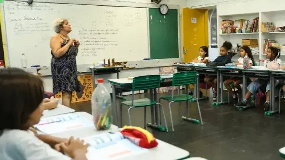 Professores podem ter adicional de periculosidade