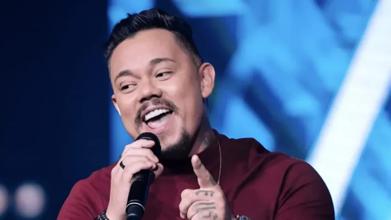 Cantor sertanejo é achado morto em casa