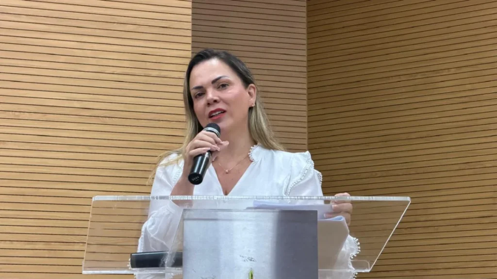 Deputada destaca criação do Dia em Memória às Vítimas da Covid-19