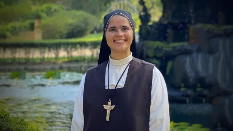 Freira morre após salvar colegas de afogamento