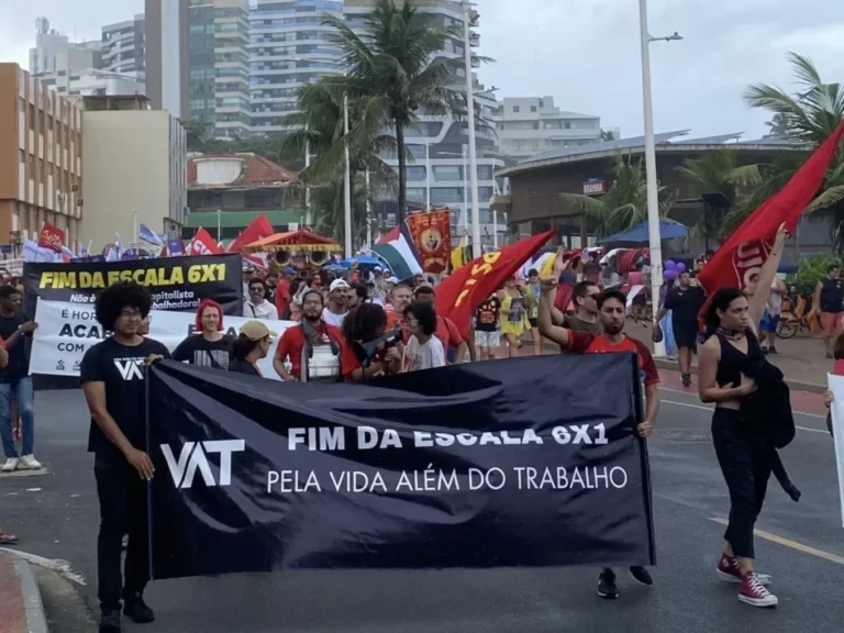 Manifestações defendem fim da jornada 6×1 no Brasil