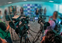 Apresentadores que disputarão eleições deixam programas