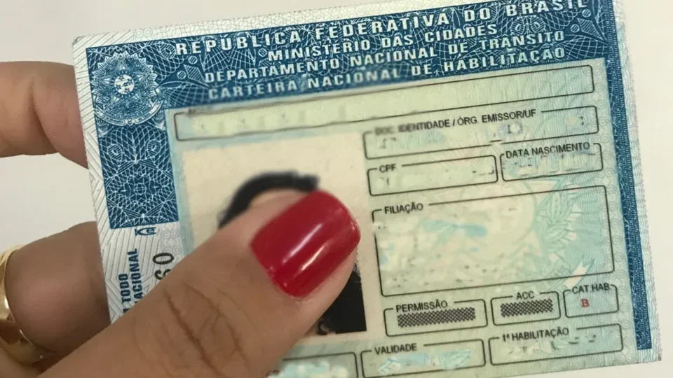Lula sanciona lei da renovação automática da CNH