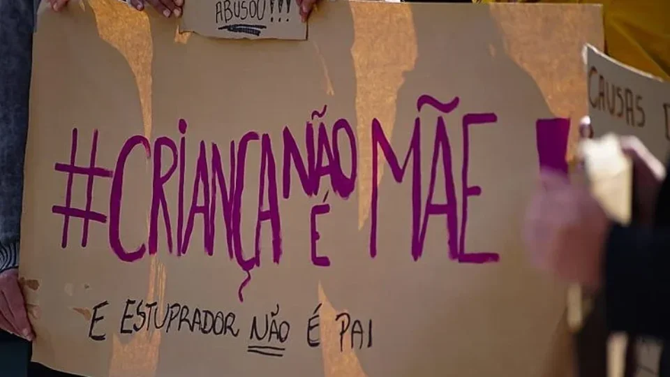 Mobilização reage a projeto sobre crianças estupradas