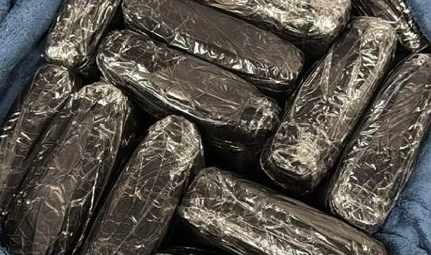 Homem é preso com mala de maconha em aeroporto de RO