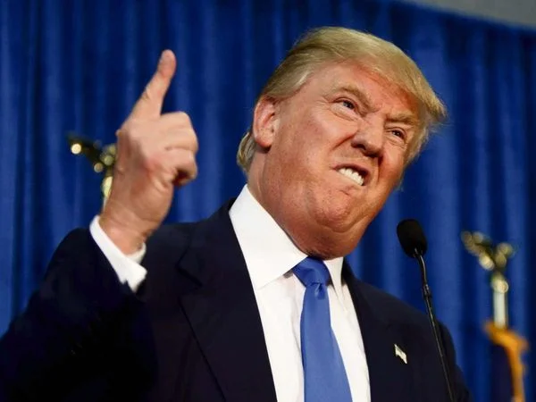 Início do fim: Trump é vaiado nos EUA
