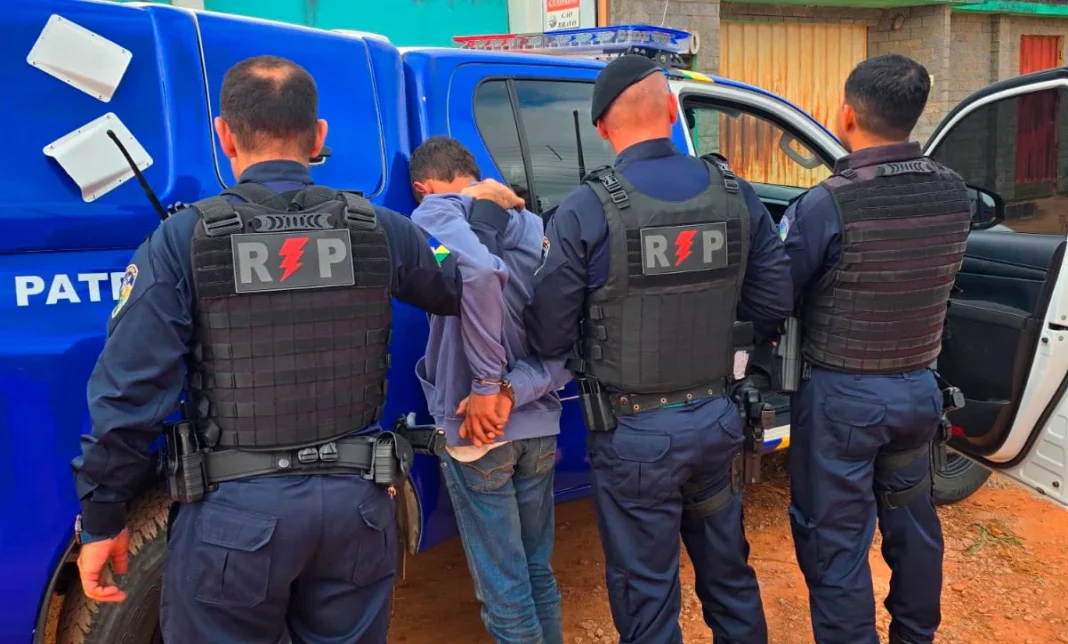 Homem mata, esquarteja e oculta corpo de idoso em RO