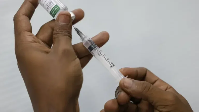 Justiça cobra quase R$ 1 milhão de casal por não vacinar filhos